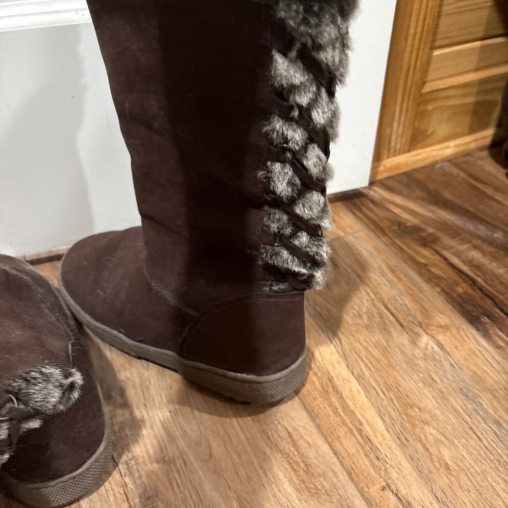 Boots - Picture 2 of 4